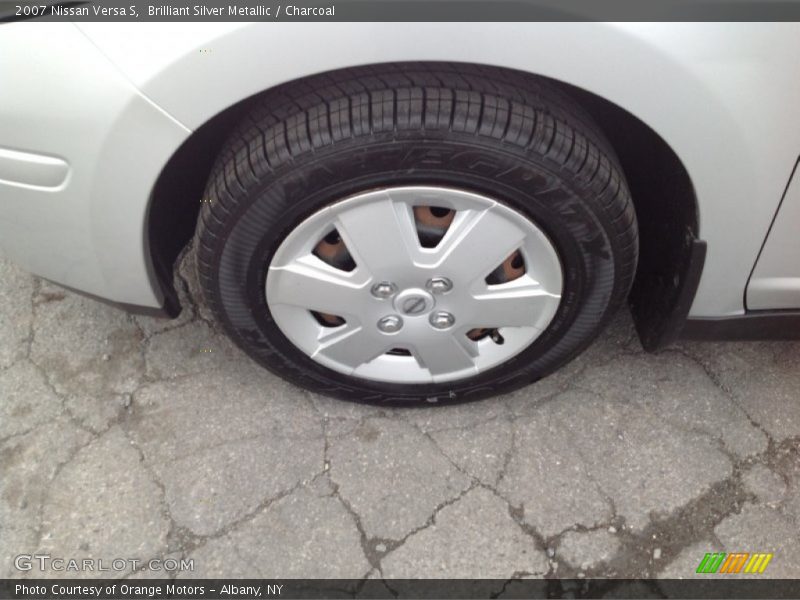 Brilliant Silver Metallic / Charcoal 2007 Nissan Versa S