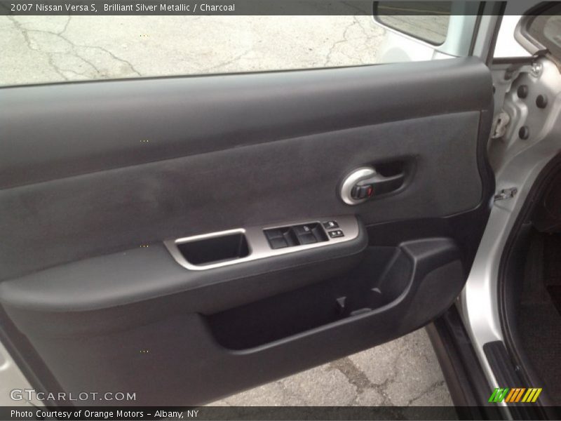 Brilliant Silver Metallic / Charcoal 2007 Nissan Versa S