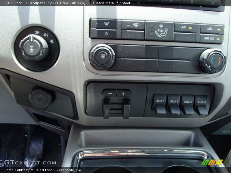 Controls of 2013 F350 Super Duty XLT Crew Cab 4x4