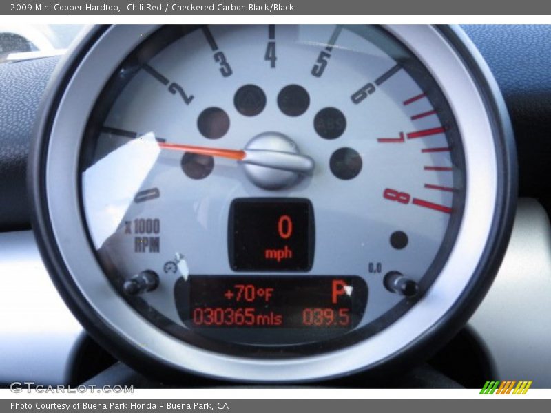 Chili Red / Checkered Carbon Black/Black 2009 Mini Cooper Hardtop