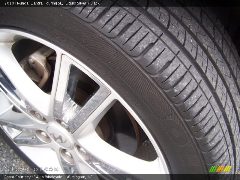 Liquid Silver / Black 2010 Hyundai Elantra Touring SE