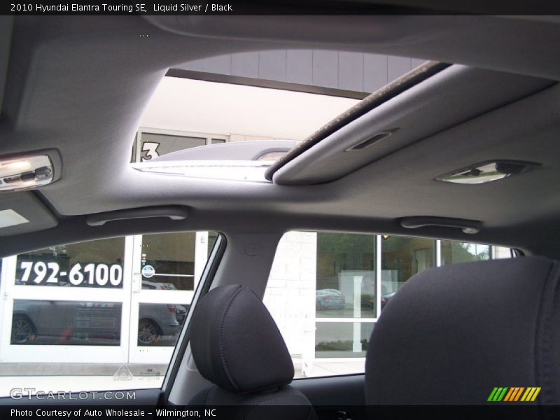Liquid Silver / Black 2010 Hyundai Elantra Touring SE