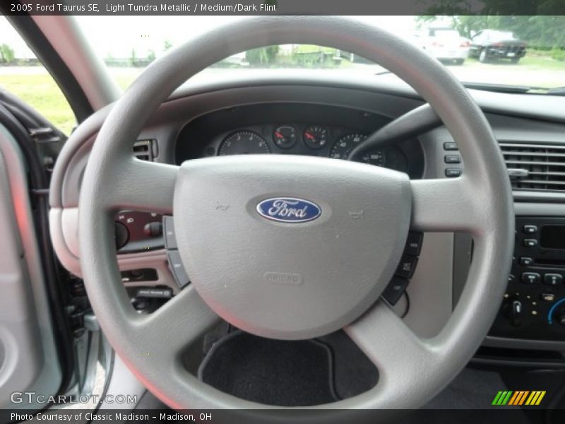 Light Tundra Metallic / Medium/Dark Flint 2005 Ford Taurus SE