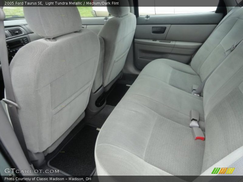 Light Tundra Metallic / Medium/Dark Flint 2005 Ford Taurus SE