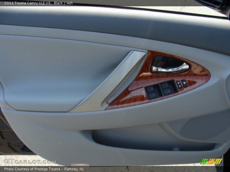 Black / Ash 2011 Toyota Camry XLE V6