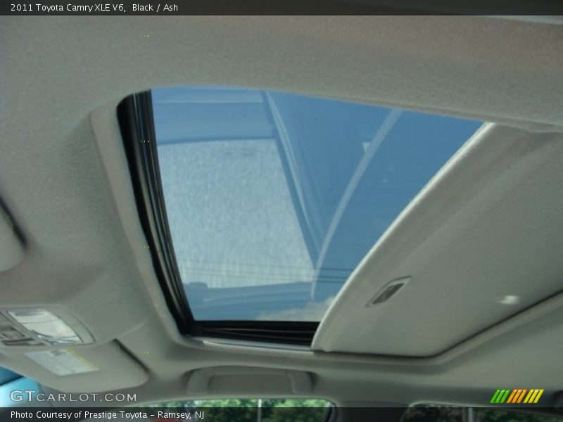 Black / Ash 2011 Toyota Camry XLE V6