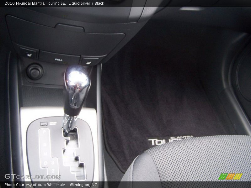 Liquid Silver / Black 2010 Hyundai Elantra Touring SE