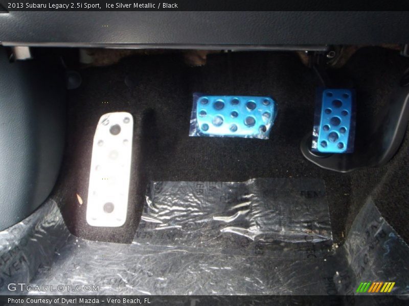 Ice Silver Metallic / Black 2013 Subaru Legacy 2.5i Sport