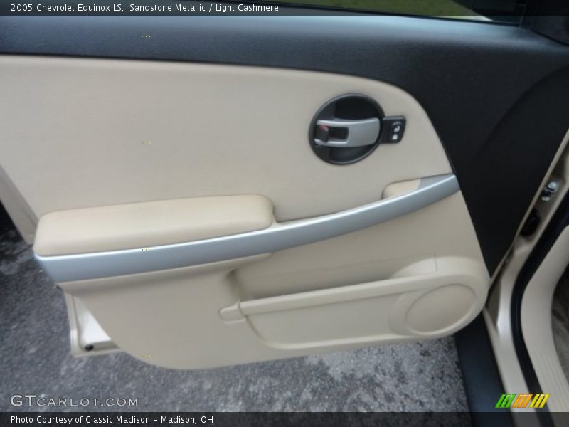 Sandstone Metallic / Light Cashmere 2005 Chevrolet Equinox LS
