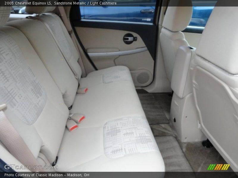 Sandstone Metallic / Light Cashmere 2005 Chevrolet Equinox LS