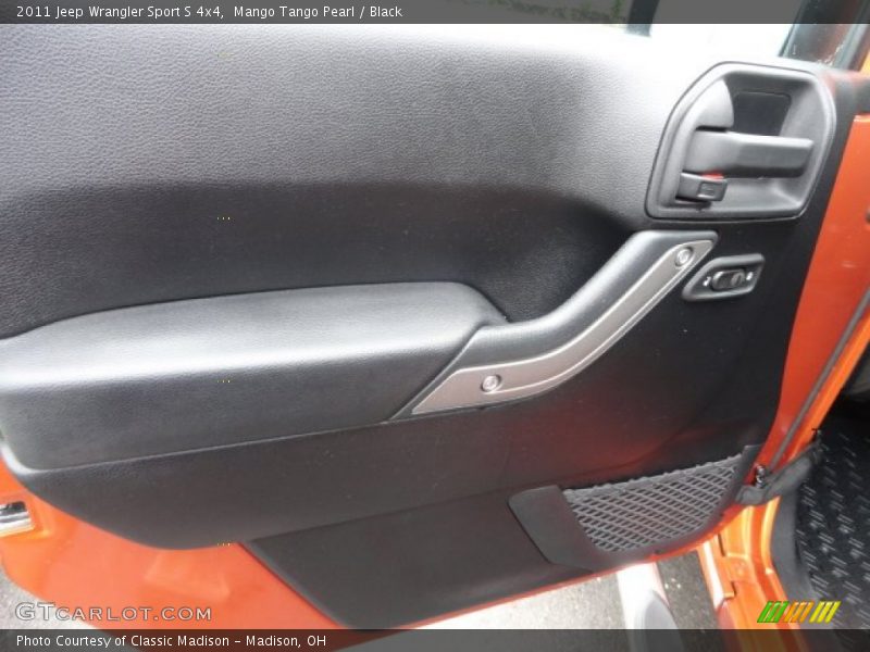 Mango Tango Pearl / Black 2011 Jeep Wrangler Sport S 4x4