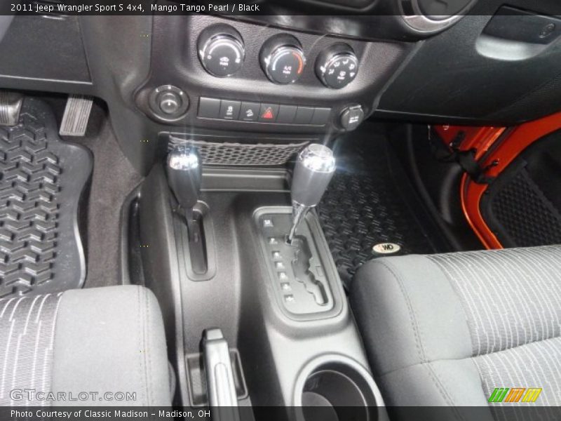 Mango Tango Pearl / Black 2011 Jeep Wrangler Sport S 4x4