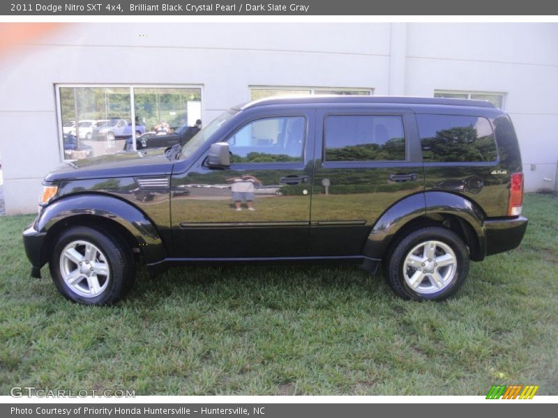 Brilliant Black Crystal Pearl / Dark Slate Gray 2011 Dodge Nitro SXT 4x4