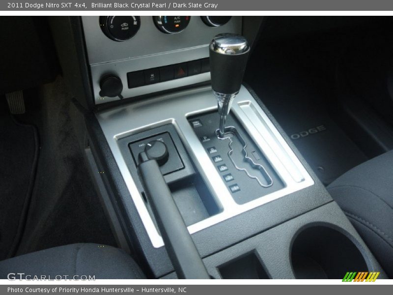 Brilliant Black Crystal Pearl / Dark Slate Gray 2011 Dodge Nitro SXT 4x4