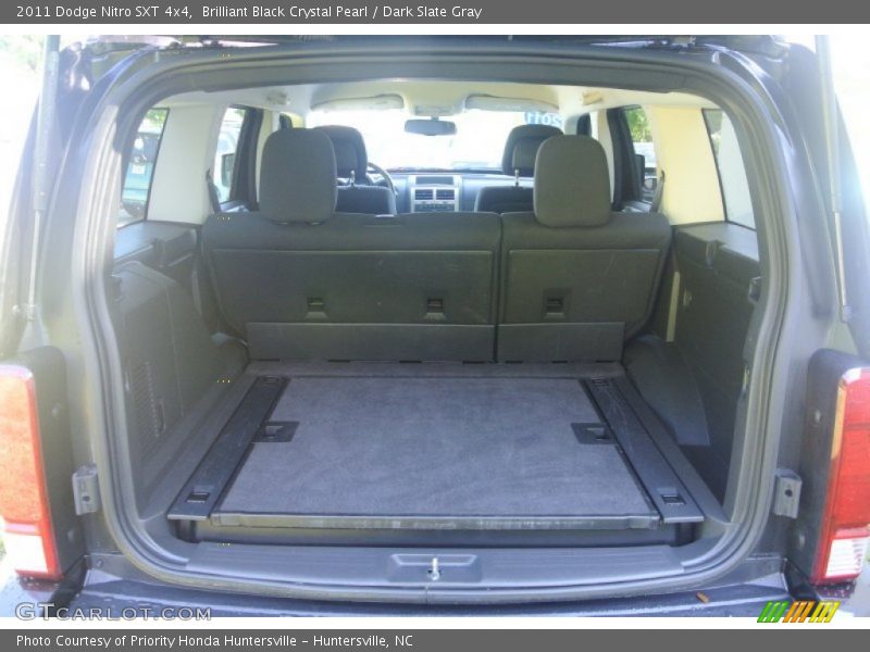 Brilliant Black Crystal Pearl / Dark Slate Gray 2011 Dodge Nitro SXT 4x4