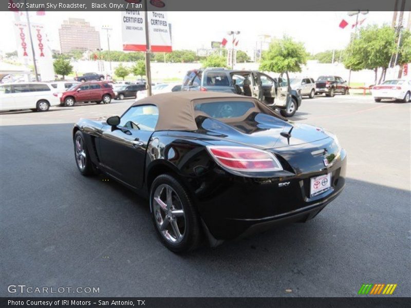 Black Onyx / Tan 2007 Saturn Sky Roadster