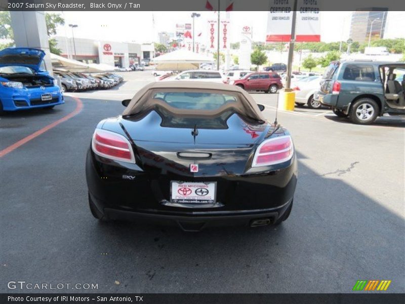 Black Onyx / Tan 2007 Saturn Sky Roadster