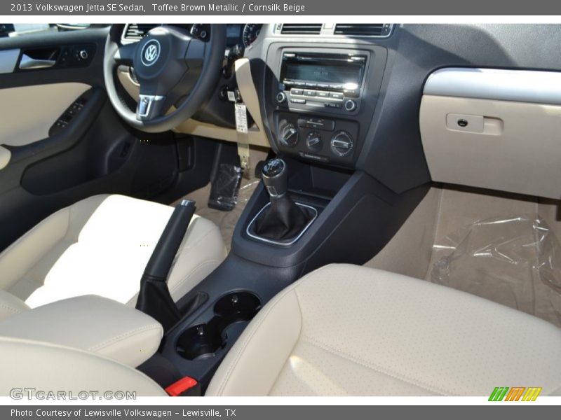 Toffee Brown Metallic / Cornsilk Beige 2013 Volkswagen Jetta SE Sedan