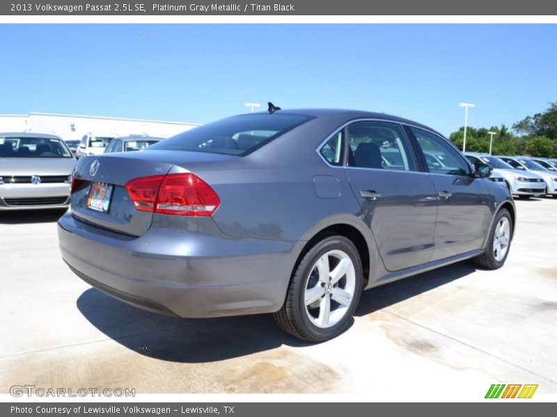 Platinum Gray Metallic / Titan Black 2013 Volkswagen Passat 2.5L SE