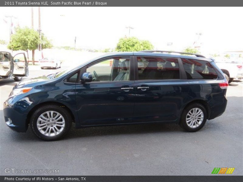 South Pacific Blue Pearl / Bisque 2011 Toyota Sienna XLE