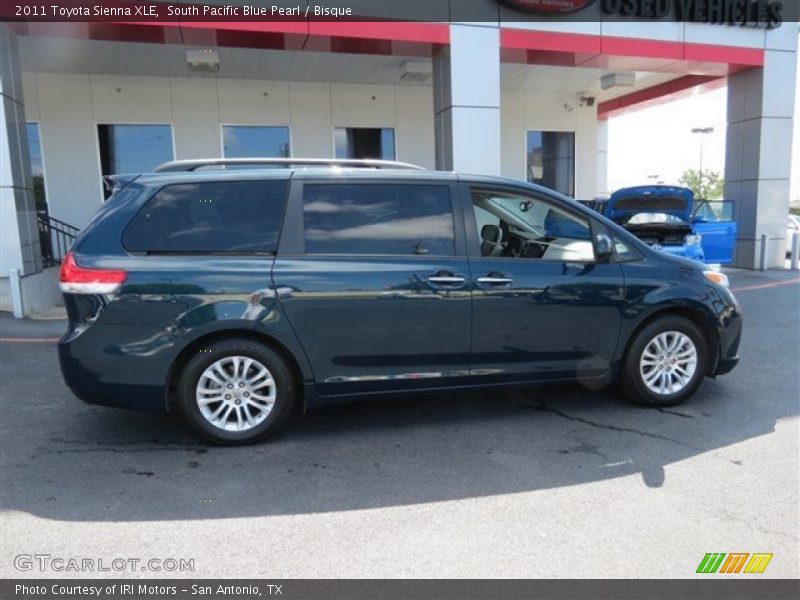 South Pacific Blue Pearl / Bisque 2011 Toyota Sienna XLE