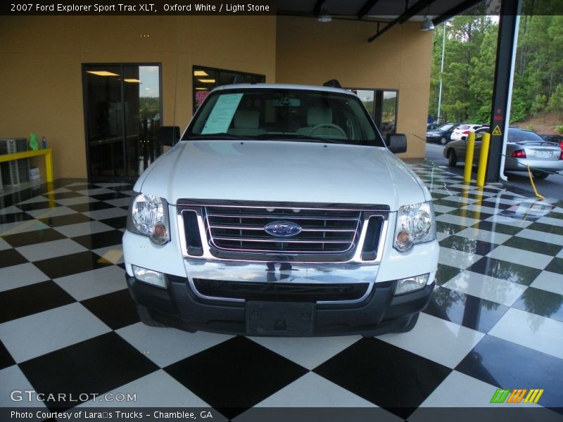 Oxford White / Light Stone 2007 Ford Explorer Sport Trac XLT
