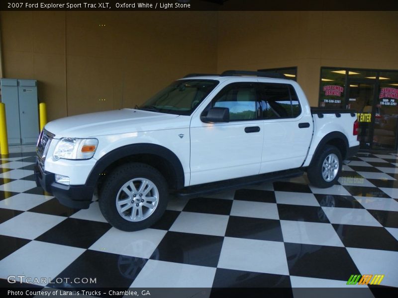 Oxford White / Light Stone 2007 Ford Explorer Sport Trac XLT