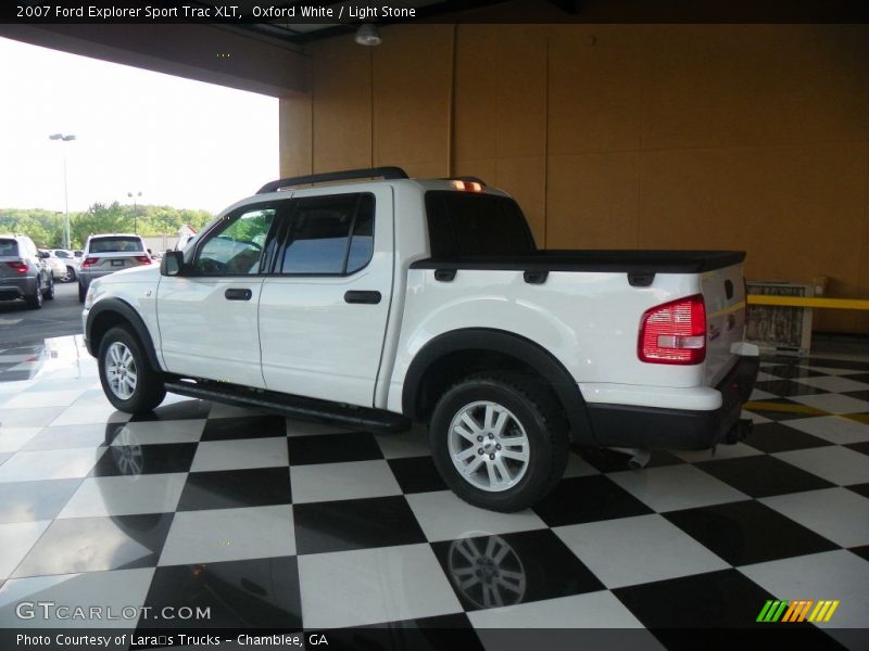 Oxford White / Light Stone 2007 Ford Explorer Sport Trac XLT