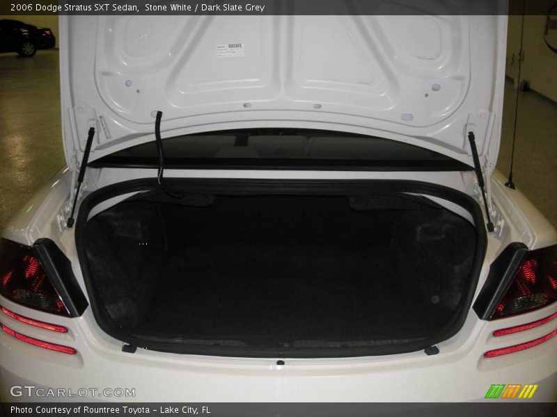 Stone White / Dark Slate Grey 2006 Dodge Stratus SXT Sedan