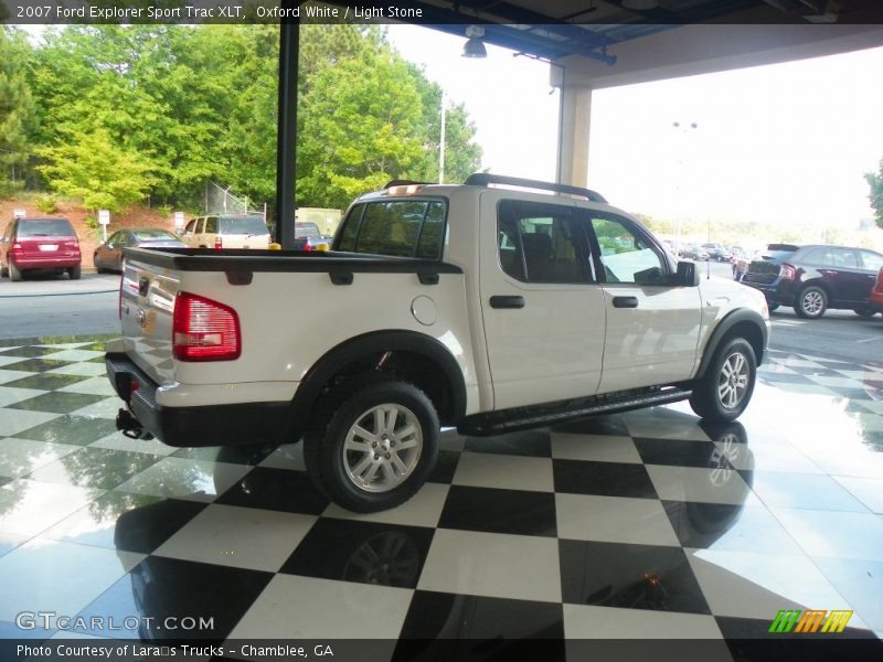 Oxford White / Light Stone 2007 Ford Explorer Sport Trac XLT