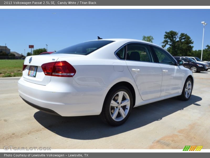 Candy White / Titan Black 2013 Volkswagen Passat 2.5L SE