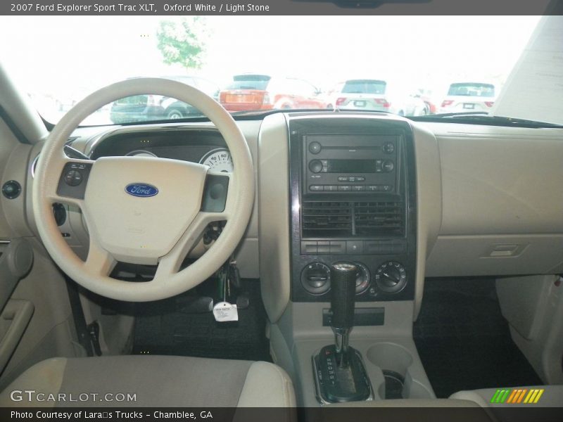 Oxford White / Light Stone 2007 Ford Explorer Sport Trac XLT