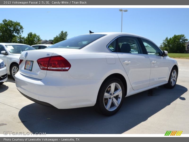 Candy White / Titan Black 2013 Volkswagen Passat 2.5L SE