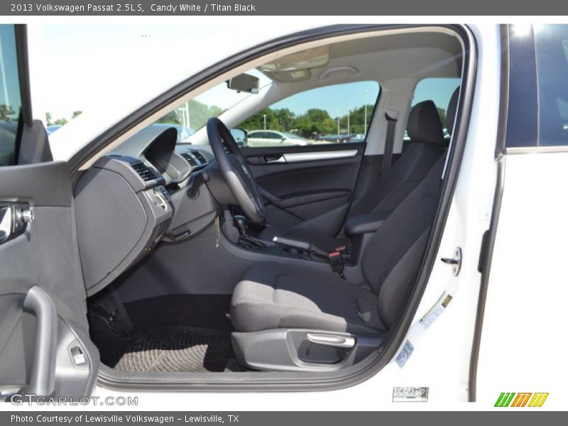 Candy White / Titan Black 2013 Volkswagen Passat 2.5L S