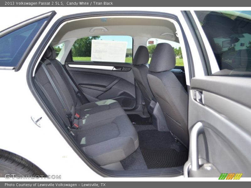 Candy White / Titan Black 2013 Volkswagen Passat 2.5L S