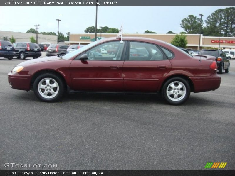 Merlot Pearl Clearcoat / Medium/Dark Flint 2005 Ford Taurus SE