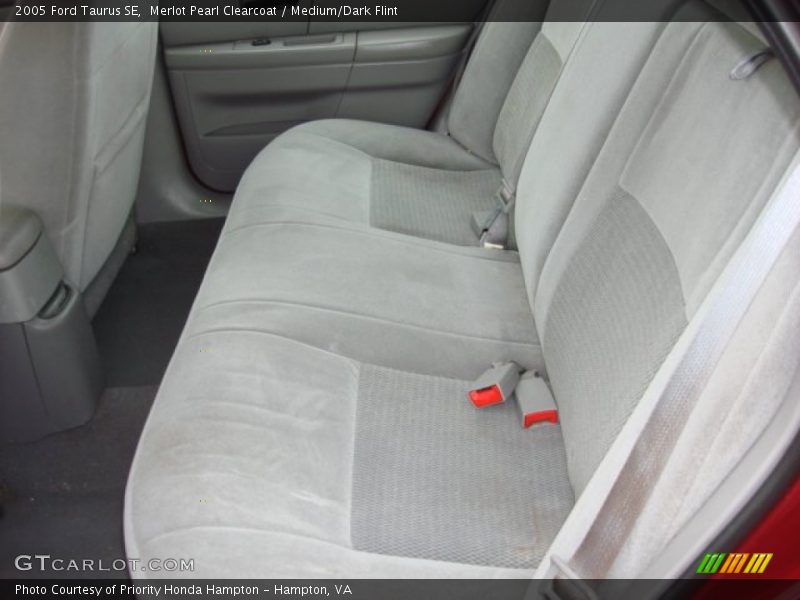 Merlot Pearl Clearcoat / Medium/Dark Flint 2005 Ford Taurus SE