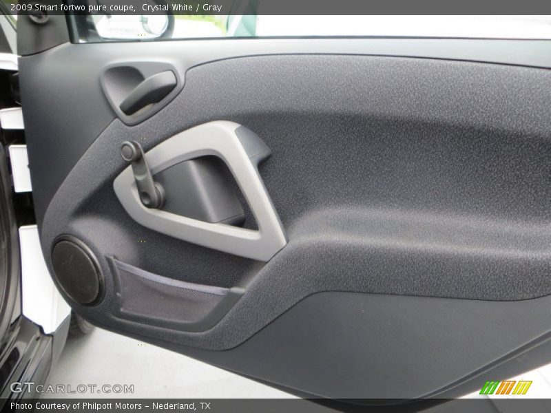 Door Panel of 2009 fortwo pure coupe