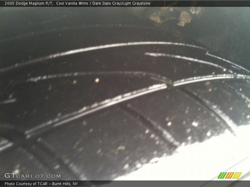 Cool Vanilla White / Dark Slate Gray/Light Graystone 2005 Dodge Magnum R/T