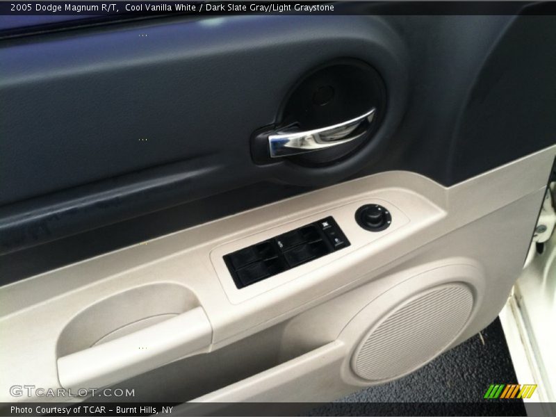 Cool Vanilla White / Dark Slate Gray/Light Graystone 2005 Dodge Magnum R/T