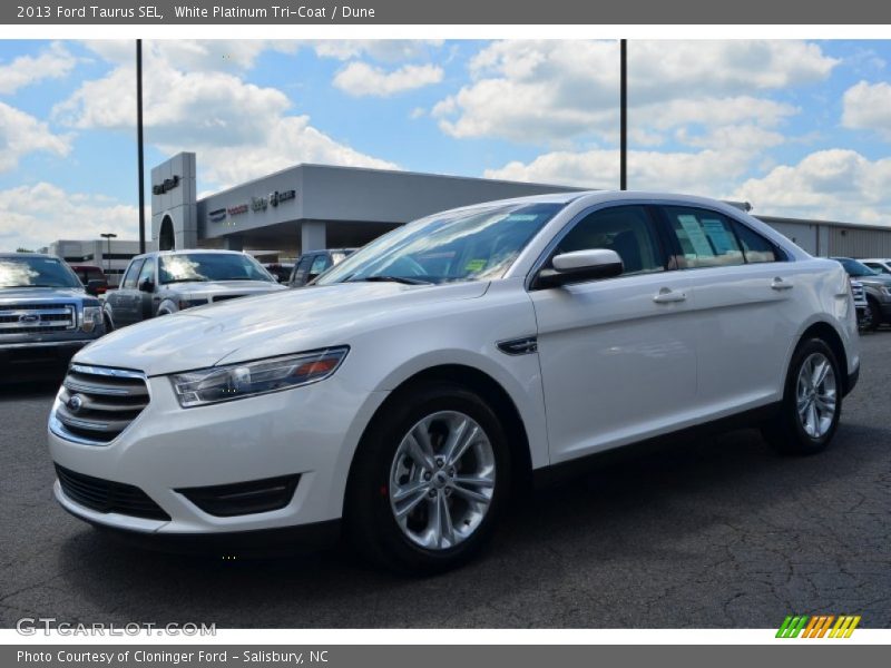 White Platinum Tri-Coat / Dune 2013 Ford Taurus SEL
