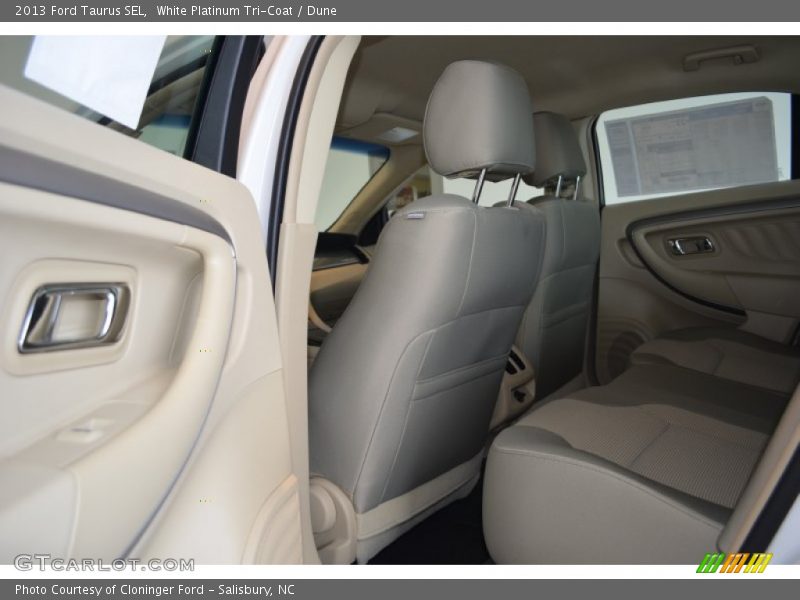 White Platinum Tri-Coat / Dune 2013 Ford Taurus SEL