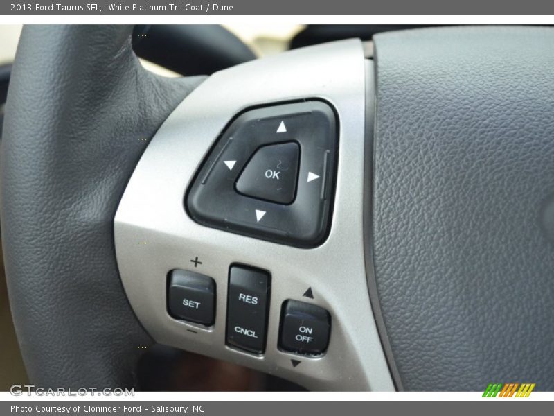 White Platinum Tri-Coat / Dune 2013 Ford Taurus SEL