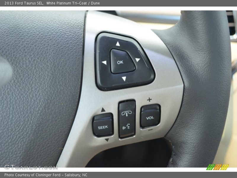 White Platinum Tri-Coat / Dune 2013 Ford Taurus SEL