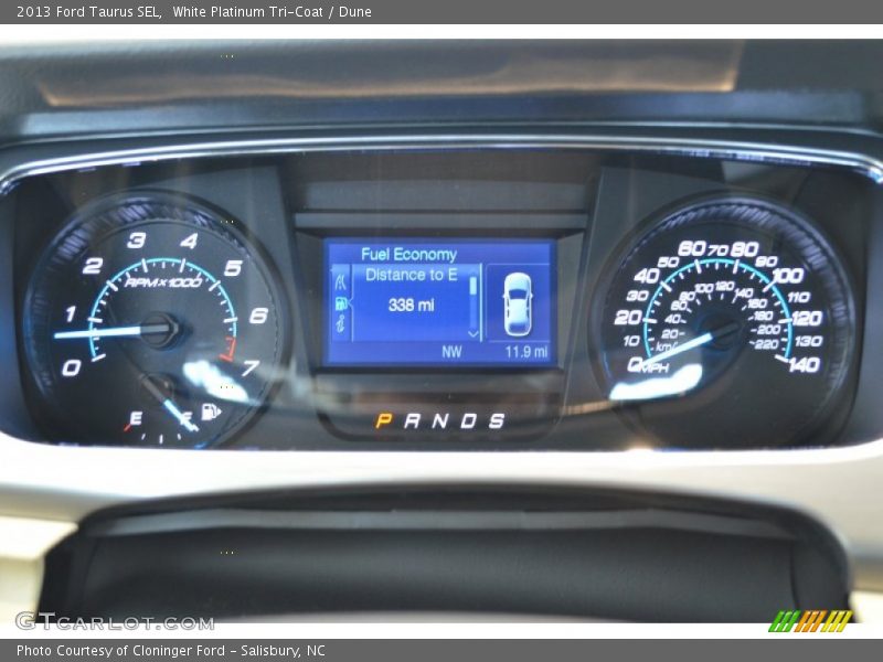 White Platinum Tri-Coat / Dune 2013 Ford Taurus SEL
