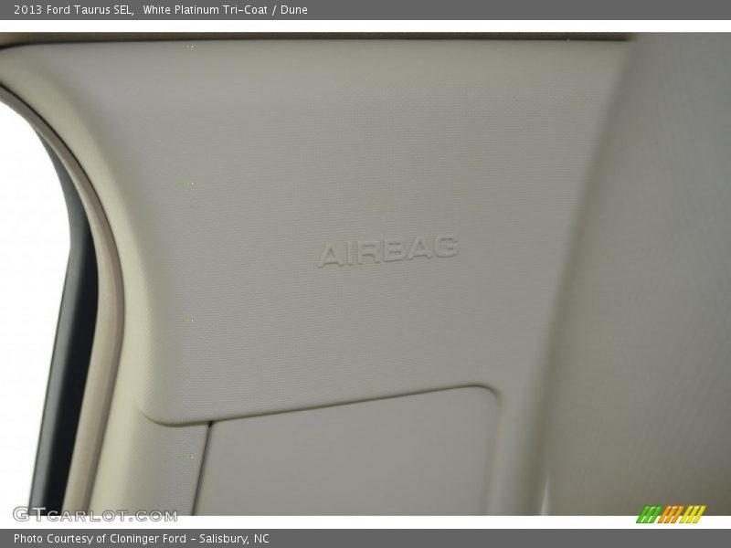 White Platinum Tri-Coat / Dune 2013 Ford Taurus SEL