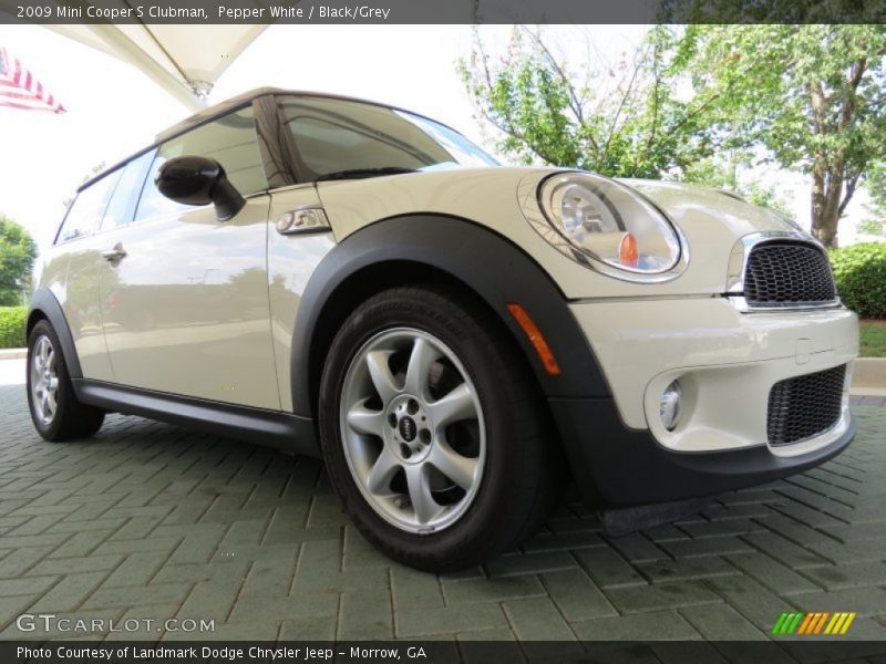 Pepper White / Black/Grey 2009 Mini Cooper S Clubman