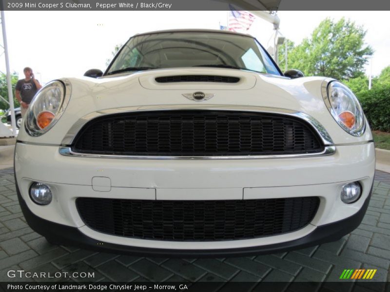 Pepper White / Black/Grey 2009 Mini Cooper S Clubman