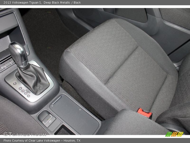 Deep Black Metallic / Black 2013 Volkswagen Tiguan S