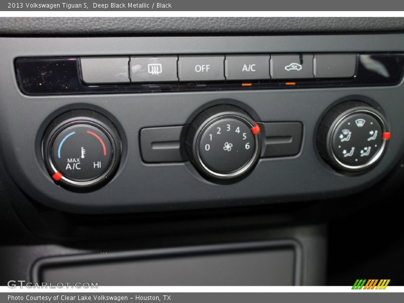 Deep Black Metallic / Black 2013 Volkswagen Tiguan S